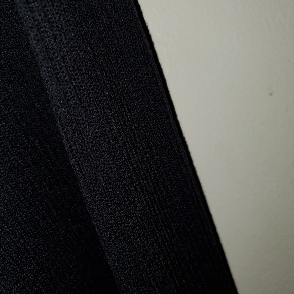 sweater - Picture 2 of 3